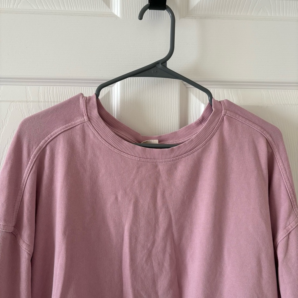 over-sized blush pink crew neck - Picture 2 of 4